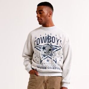 Abercrombie & Fitch Dallas Cowboys Graphic Crew Sweatshirt